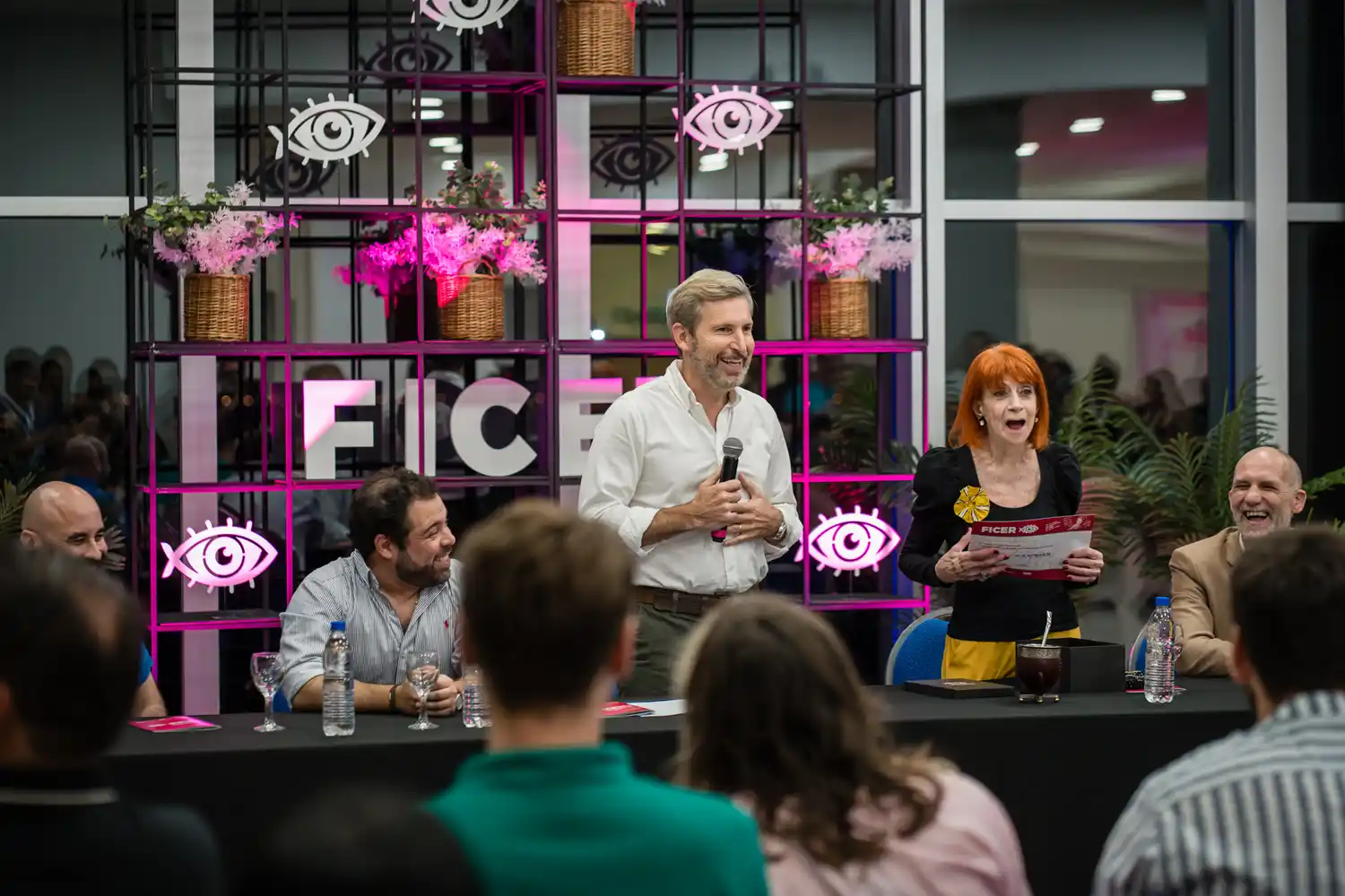 El gobernador anunció medidas para promover la realización de producciones audiovisuales