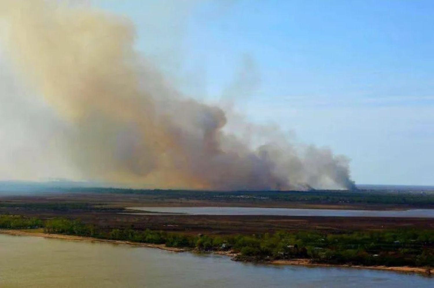 Evalúan restringir la actividad náutica por los incendios en las islas