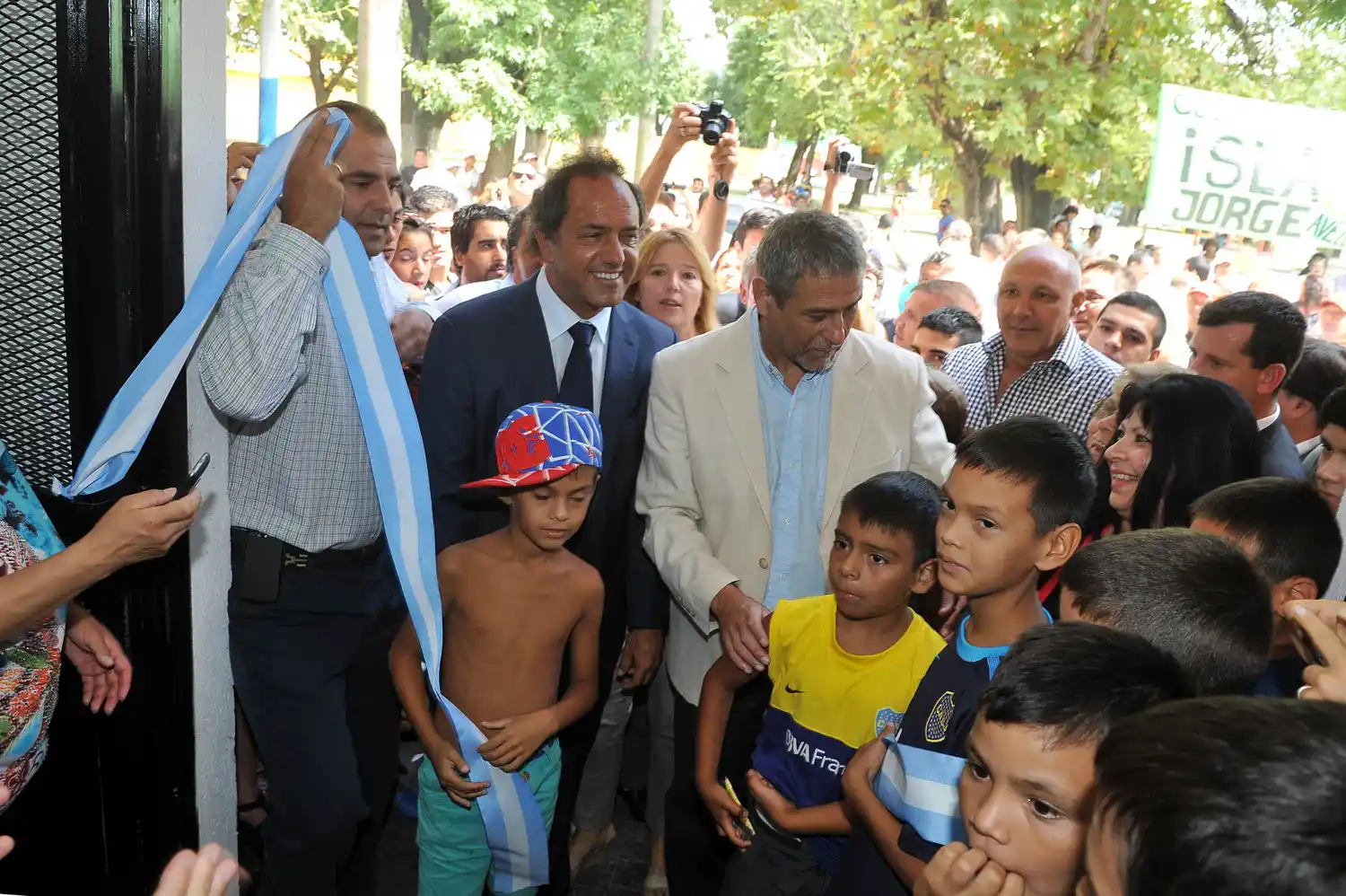 Scioli visitó Avellaneda y puso en marcha el Operativo Escuelas