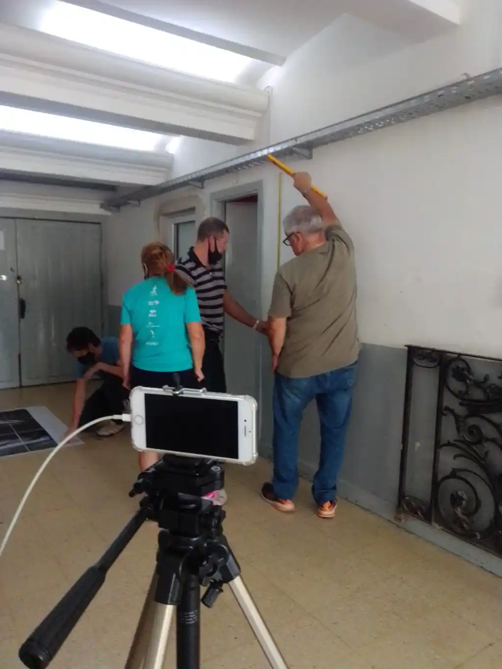 Preparan un mural sobre  los trabajadores de radio