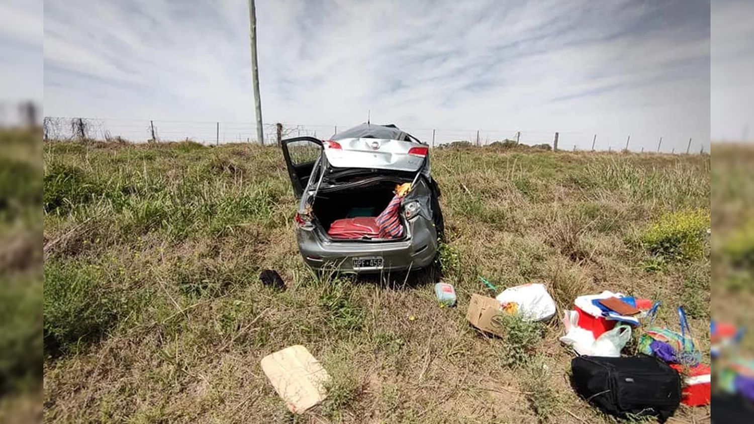 El Fiat Siena en el que viajaba la pareja. Foto: Somos Río Cuarto