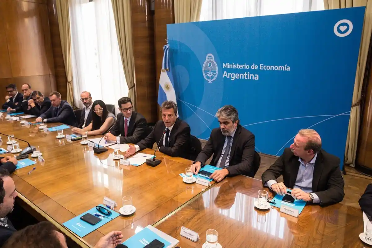 Massa anunció acuerdo de precios con proveedores de insumos para desacelerar la inflación