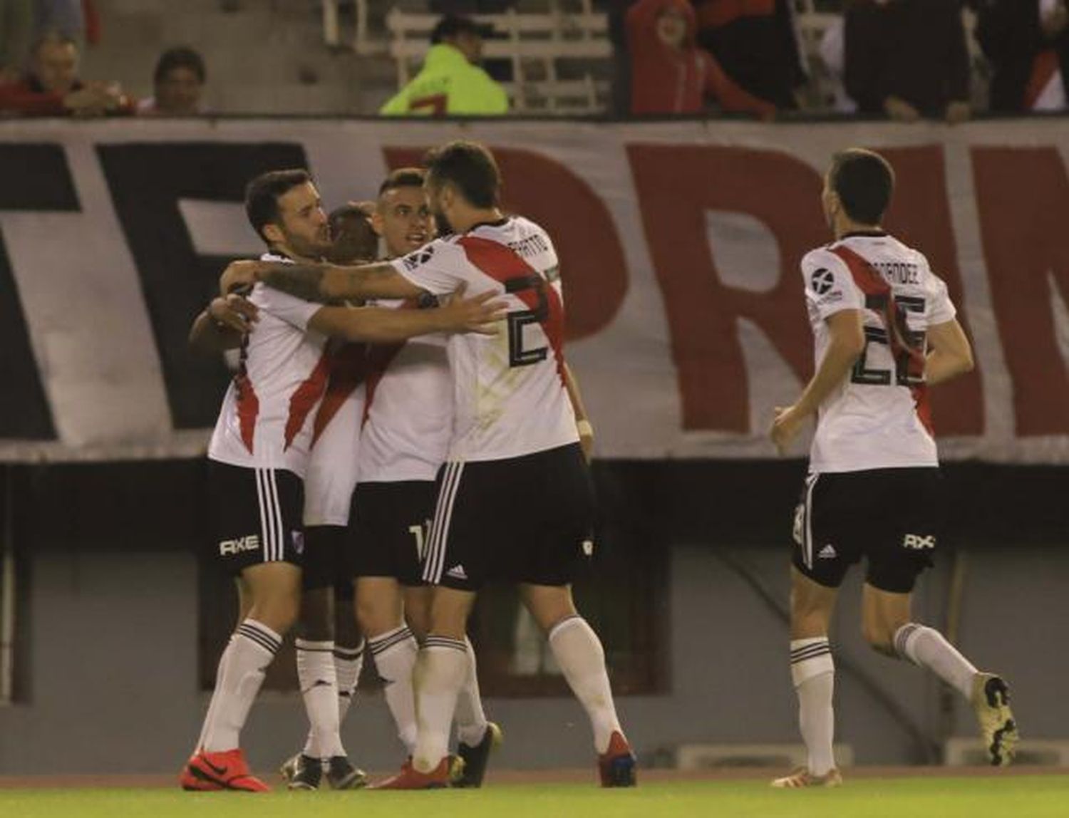 River goleó a 6-0 a Aldosivi y avanzó a cuartos de final de la Copa Superliga