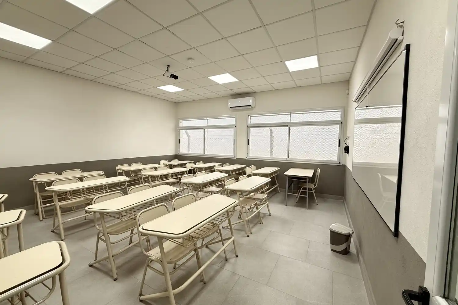 Habrá clases el lunes 8