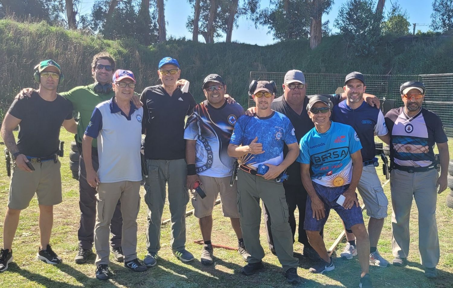 Tiradores necochenses en competencia