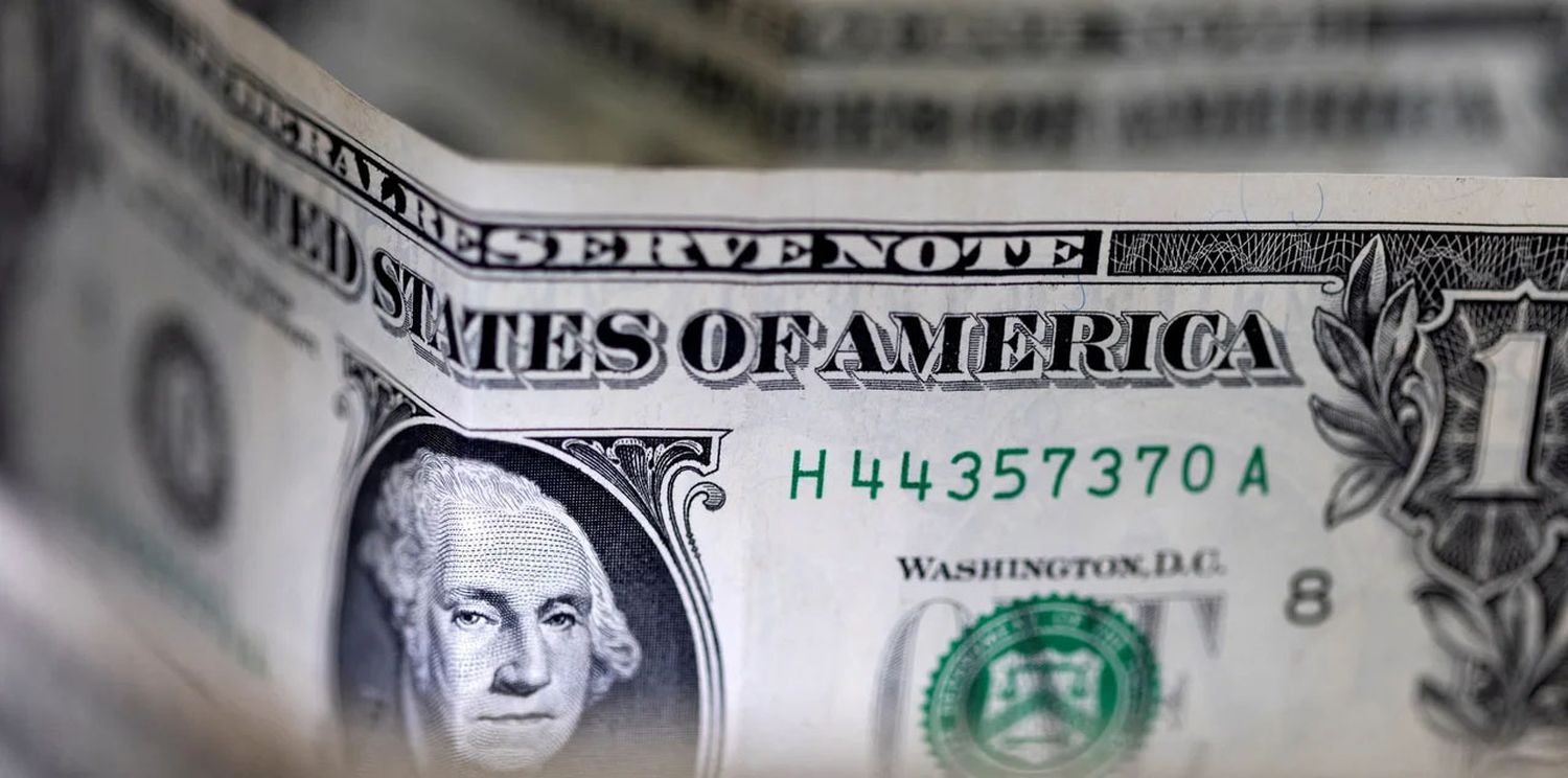 El dólar blue termina la semana al alza mientras los financieros quedan debajo de los $ 1.400