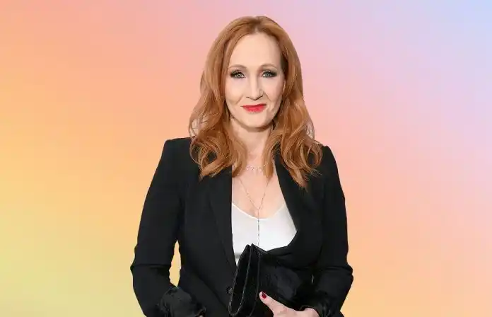 Acusan a J.K. Rowling de transfobia en Twitter