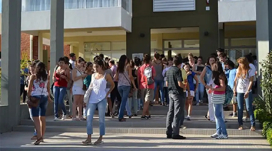 Universidades de Entre Ríos se preparan para el ingreso de estudiantes sin título secundario