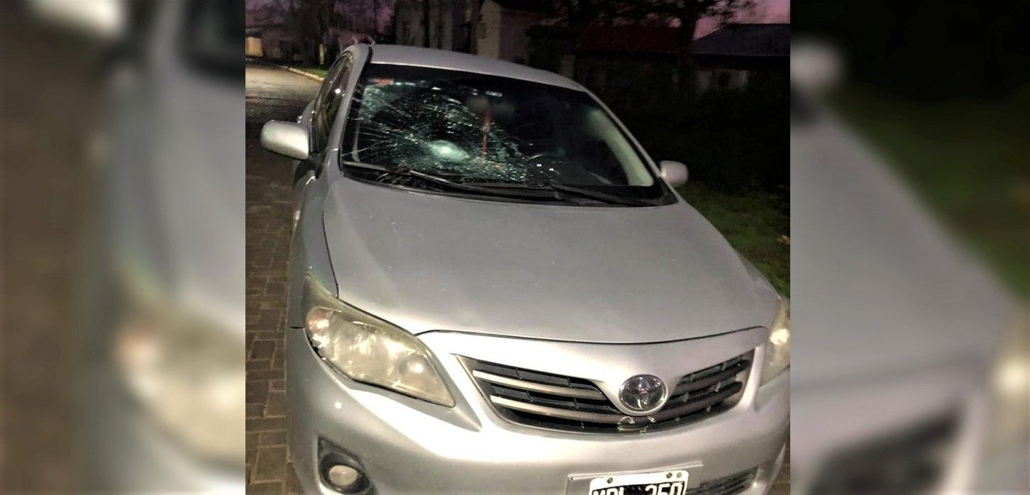 Atropelló en auto a un grupo de chicas que caminaba por Juan Ismael Giménez: dos fueron trasladadas al Hospital