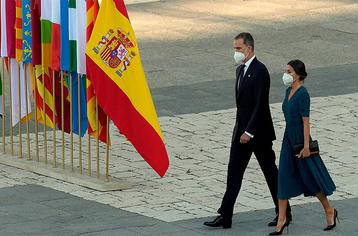 España homenajeó al personal de salud y a las víctimas del coronavirus