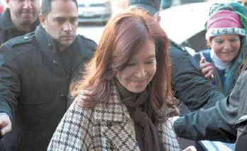 Cristina aduce “persecución” y pide suspender juicio por obra pública