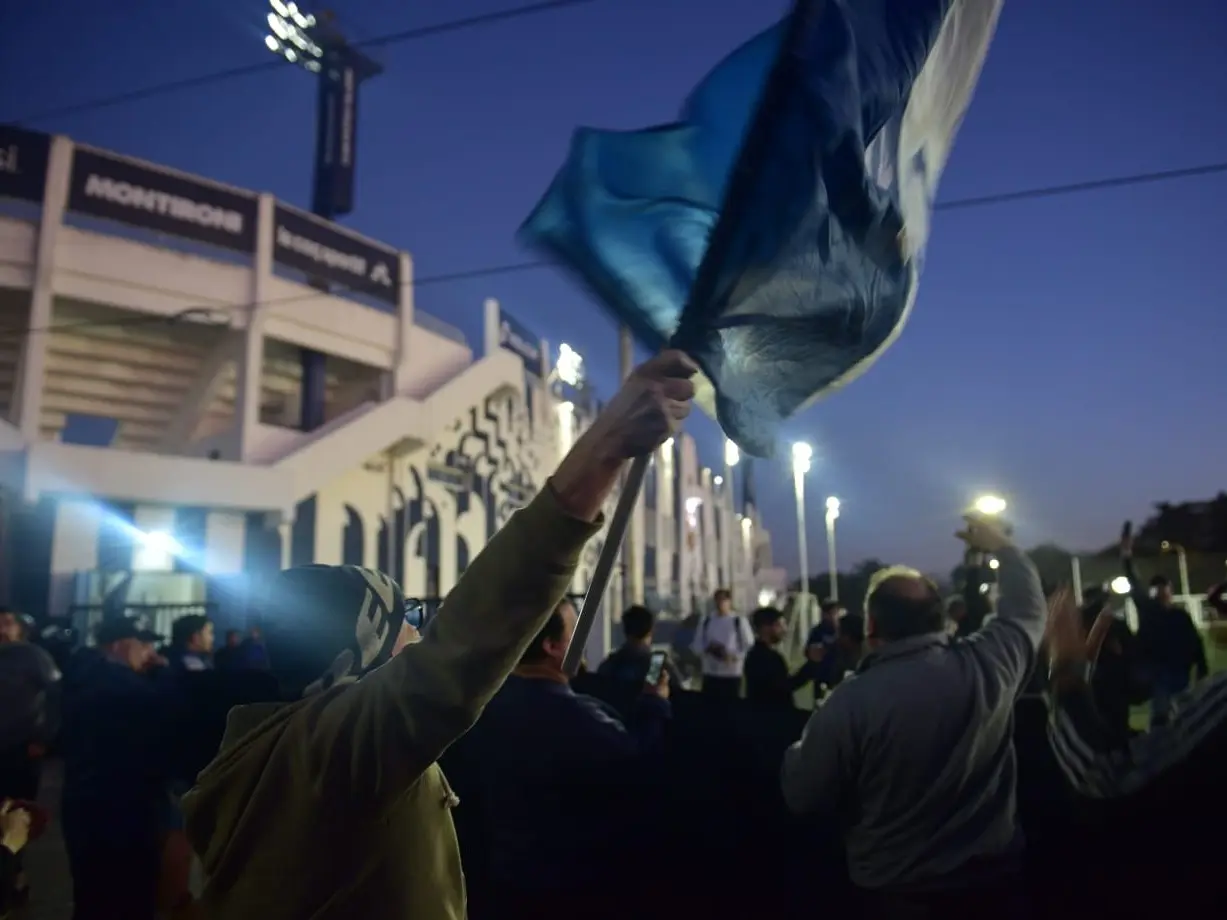 Más de 600 hinchas de Talleres se movilizaron a la Boutique.Foto:La Voz