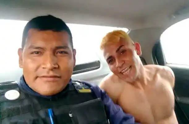 Un policía capturó al prófugo más buscado de Mendoza y se sacó una selfie con él