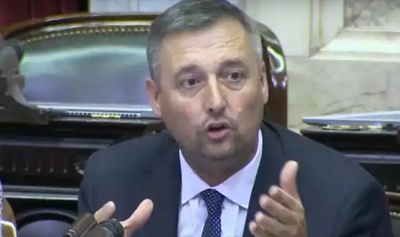 Hein: �SEnfrentamos un déficit habitacional dramático⬝