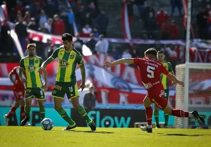 Aldosivi empató con Argentinos en su debut como local