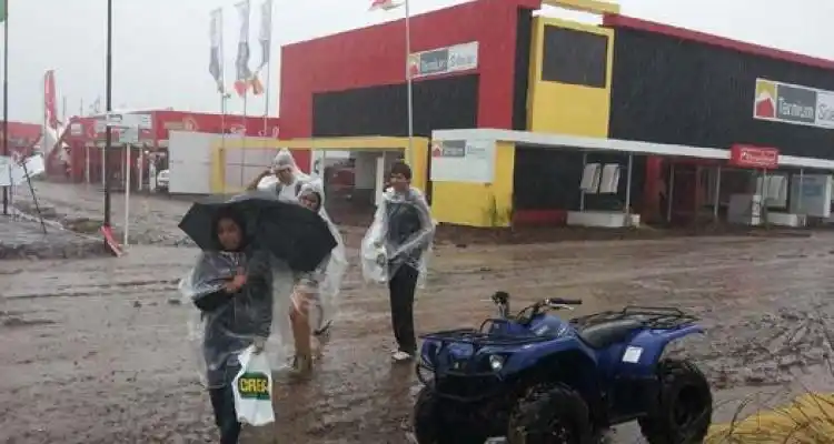 Por mal tiempo, suspendieron la inauguración de Expoagro