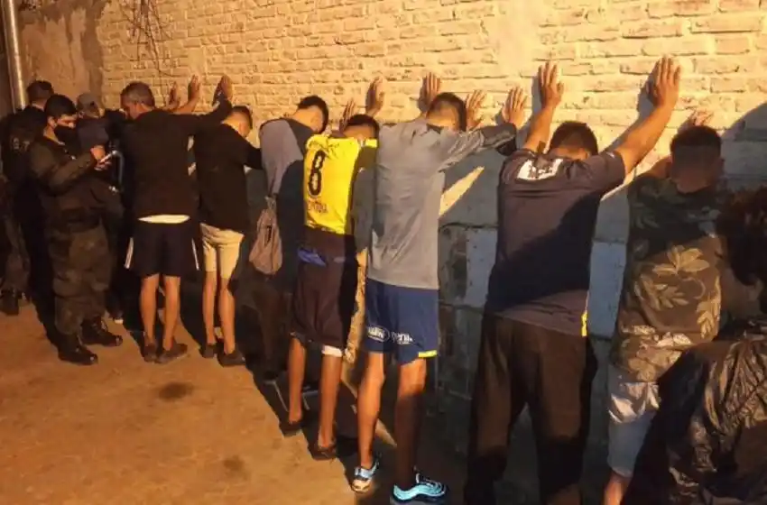 Tras la victoria de Central en el Clásico, demoraron a 100 hinchas canallas por incidentes