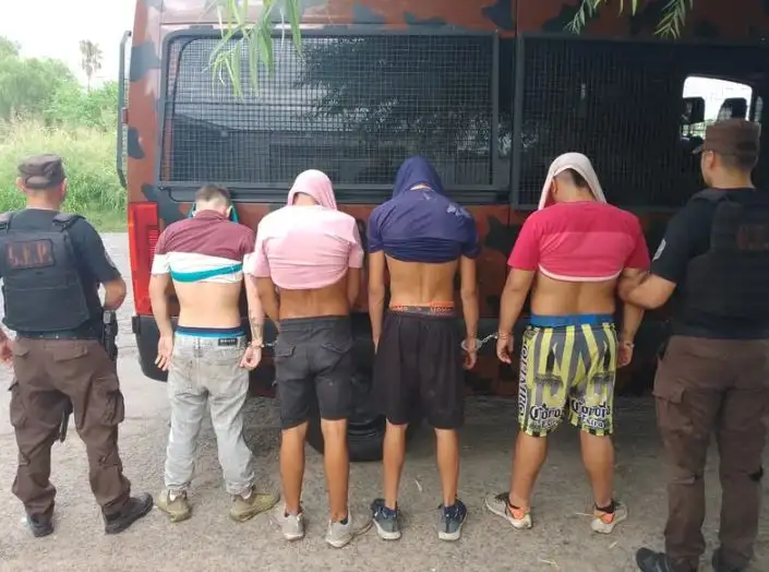 Detuvieron a cuatro personas en Entre Ríos por andar a los tiros