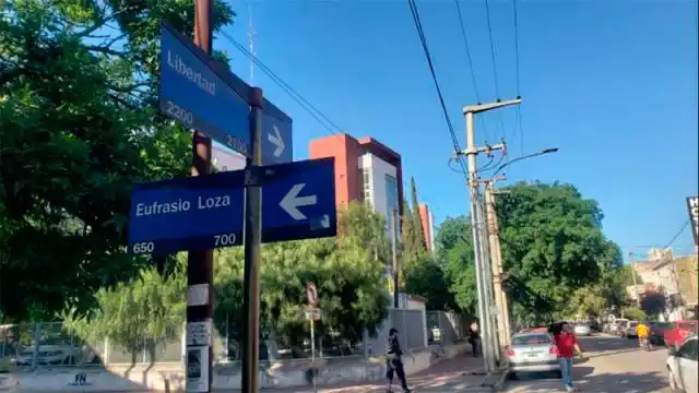 Robó un auto con bebita en el asiento pero frenó y se la dejó a un cuidacoches