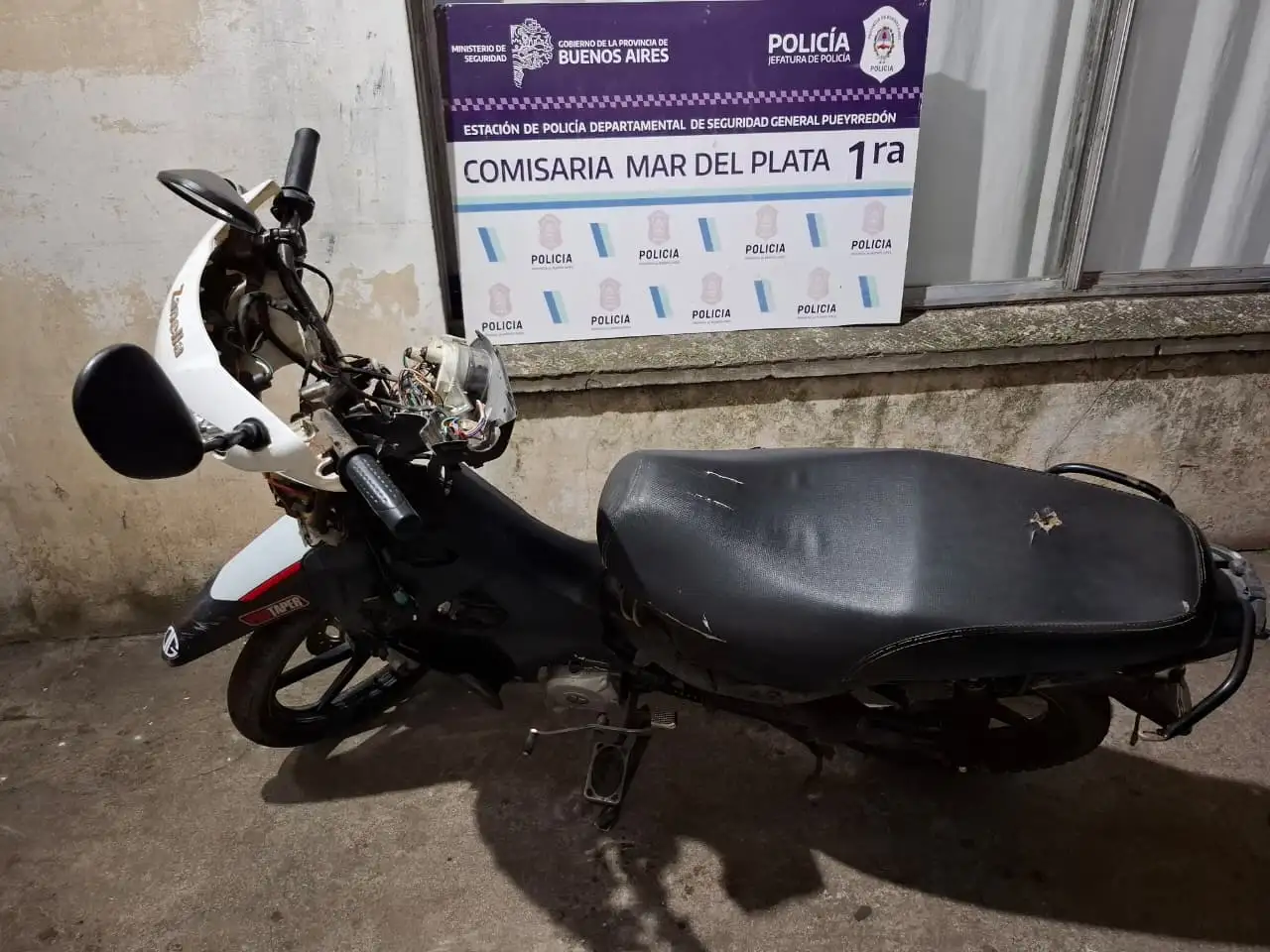 Robó una moto, chocó y fue aprehendido con un arma de utilería en Mar del Plata