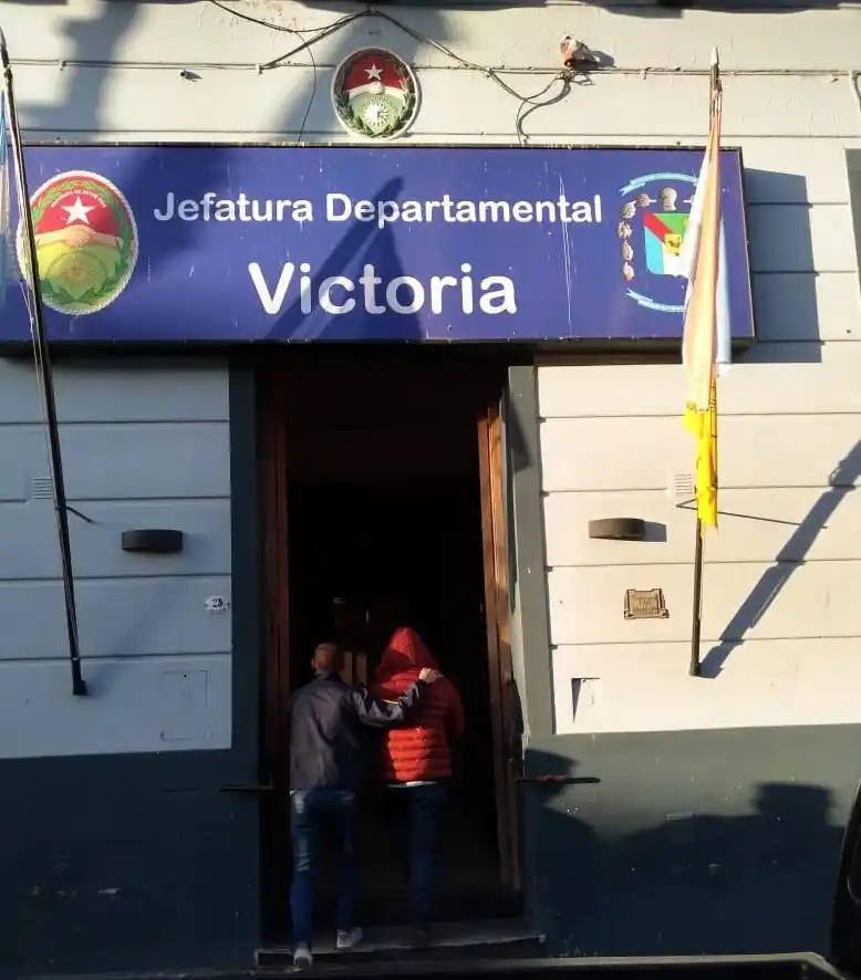 Lo golpearon y dejaron abandonado inconsciente en la vía pública