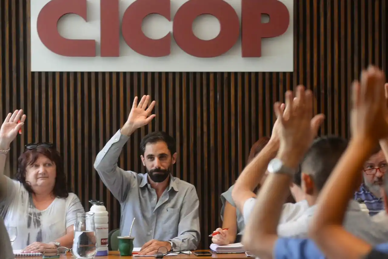 CICOP aceptó la propuesta salarial de Kicillof y cerró el año con aumento promedio del 102,4%