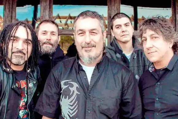 El grupo Kapanga sufrió un accidente en Carmen de Areco: "Hoy zafamos", dijo su líder