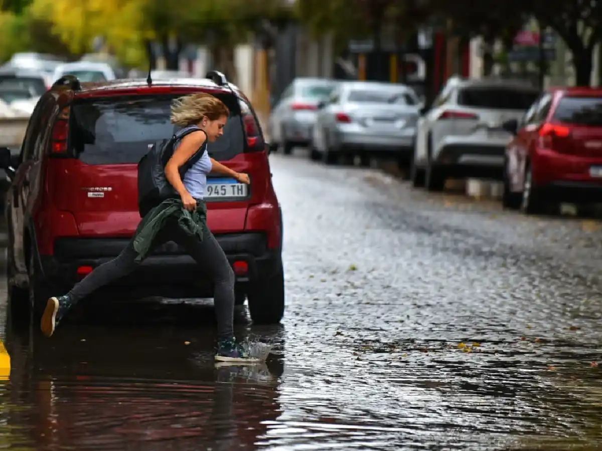 Picos de 40 grados, nevadas, lluvias y hasta granizo: el clima que viene en el país