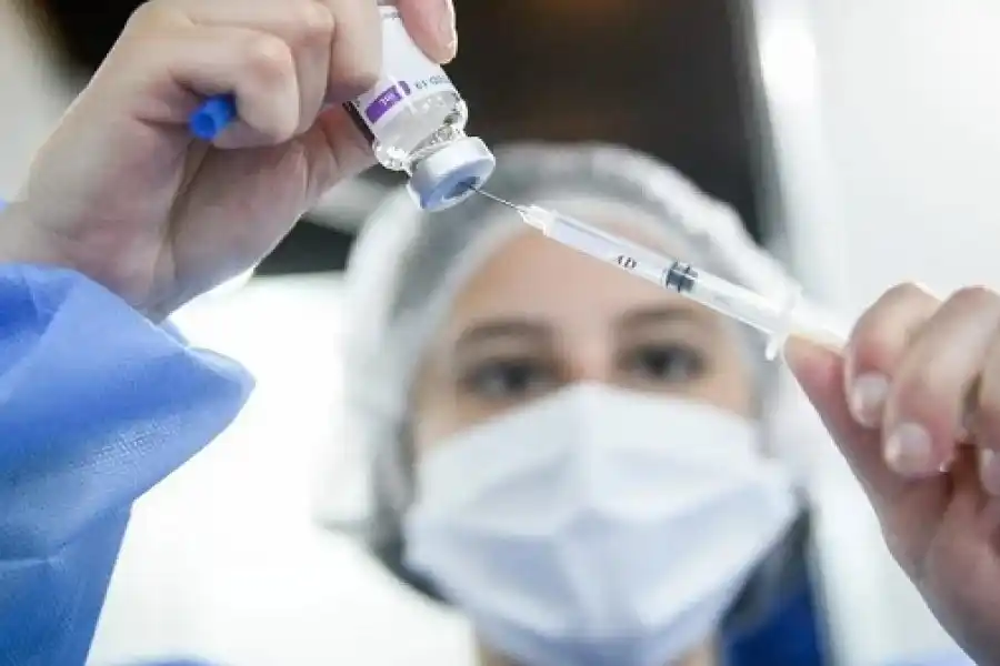 Aumentaron 23% las infecciones semanales por coronavirus en el Reino Unido
