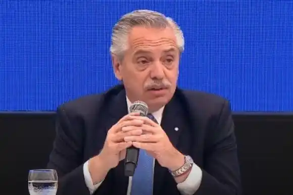 Alberto Fernández saludó al pueblo mendocino tras el triunfo de Cornejo