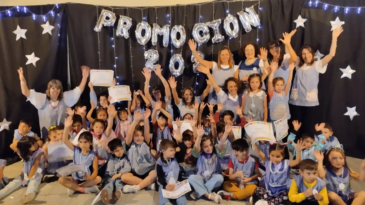 Celebrando un gran logro: se graduaron los peques del Jardín N.º 906