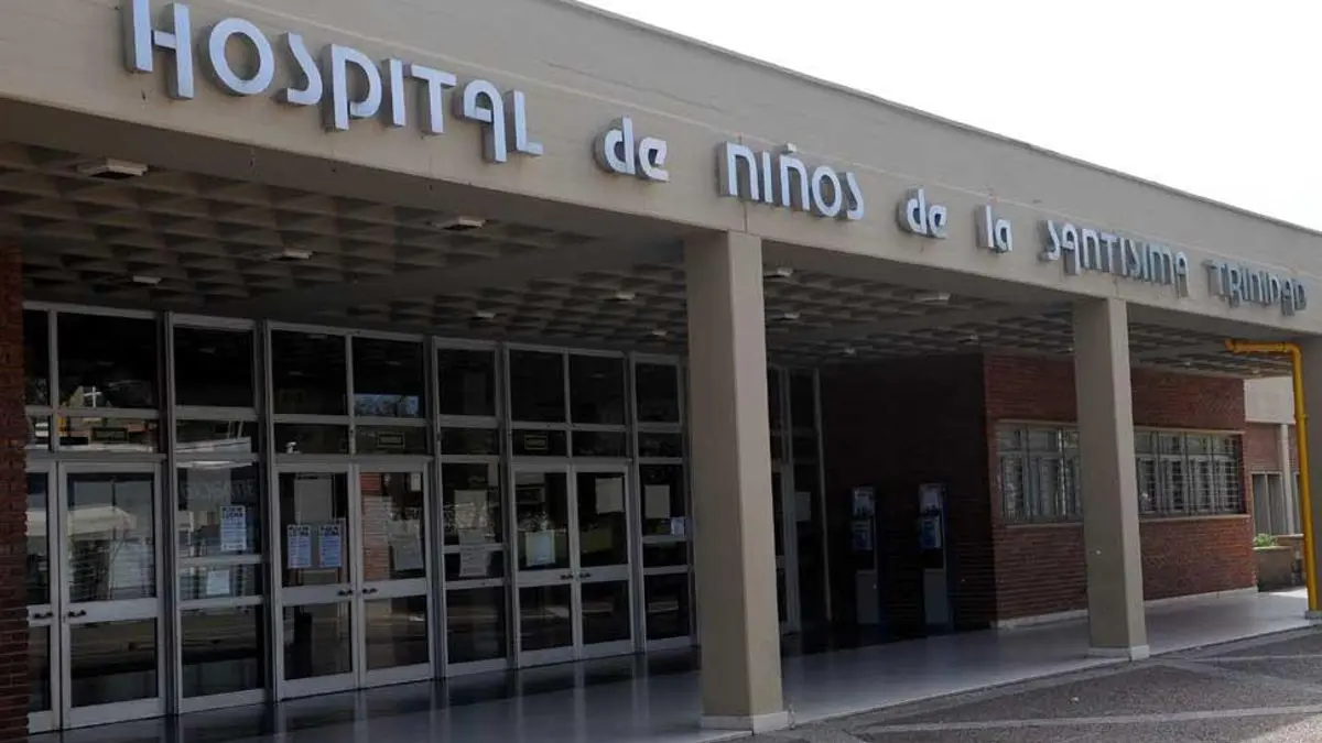 Una nena de 13 años se disparó en la cabeza mientras jugaba con un arma y está en grave estado
