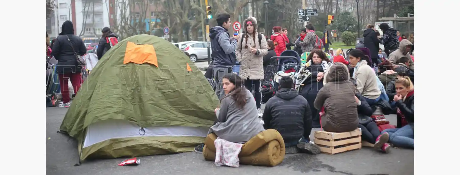 Se levantó la protesta frente al Municipio y siguen las negociaciones