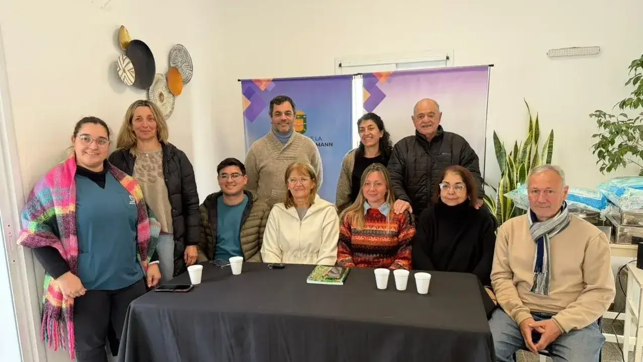 El intendente de Brinkmann, Mauricio Actis, encabezó la conferencia de prensa donde realizaron anuncios