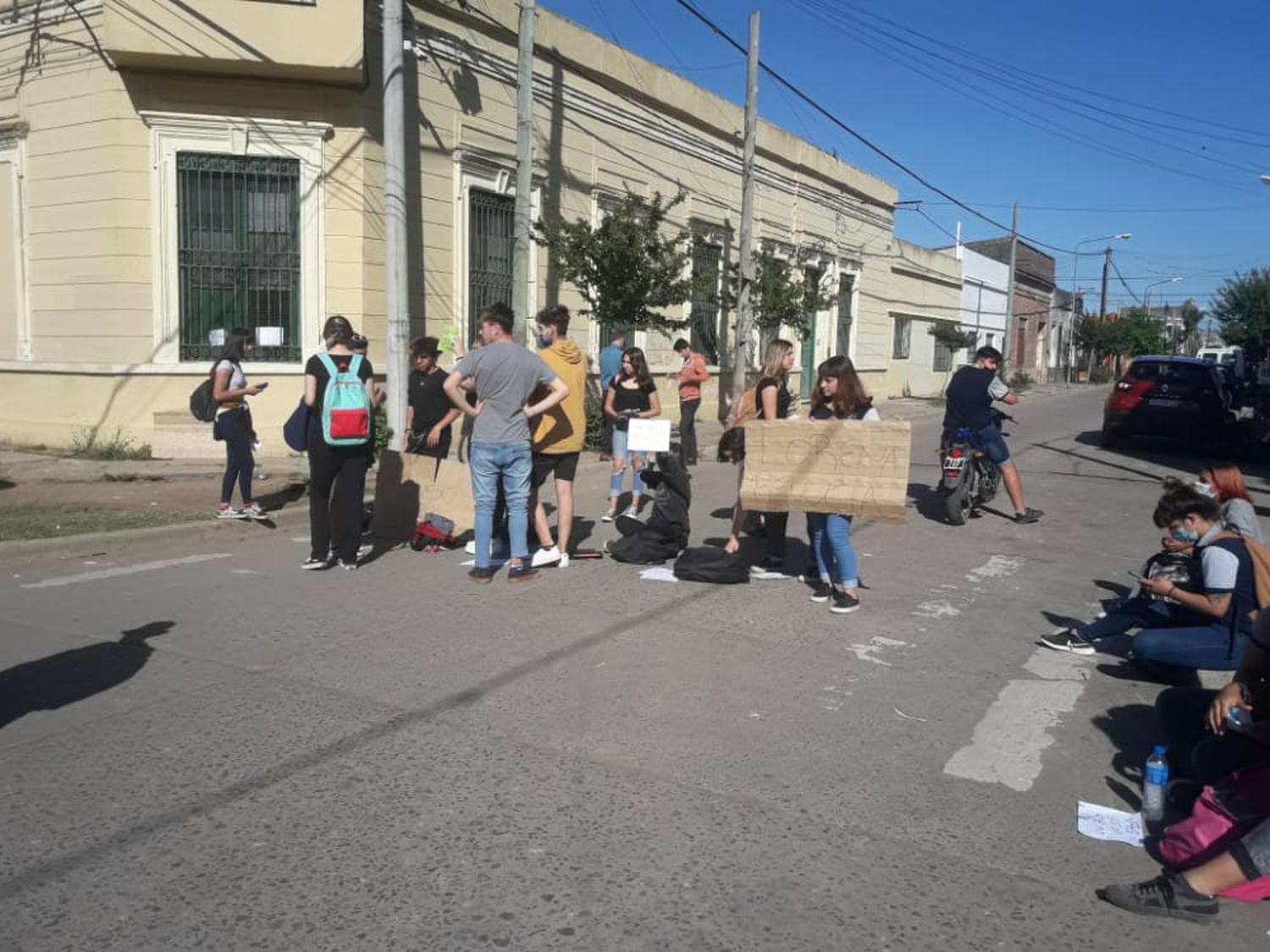 Huelga y disturbios en una escuela de Baradero: Denuncian a un alumno por abusar de una menor de la institución
