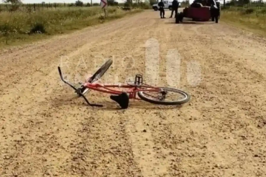 Horror en la Ruta 19: un niño de 12 años murió tras chocar con su bicicleta una máquina desmalezadora