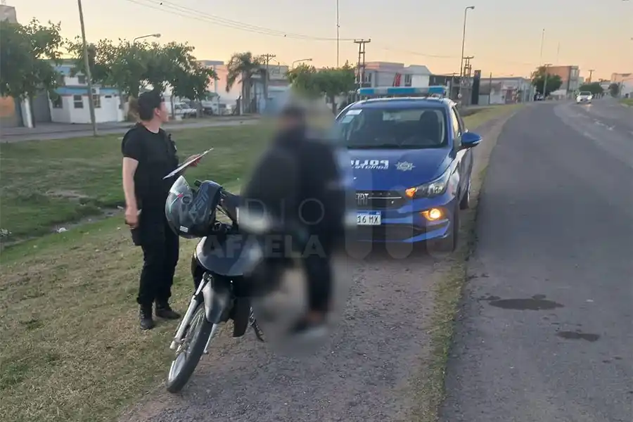 Sin escrúpulos: lo vieron cruzando en rojo semáforos en Ruta Nacional 34