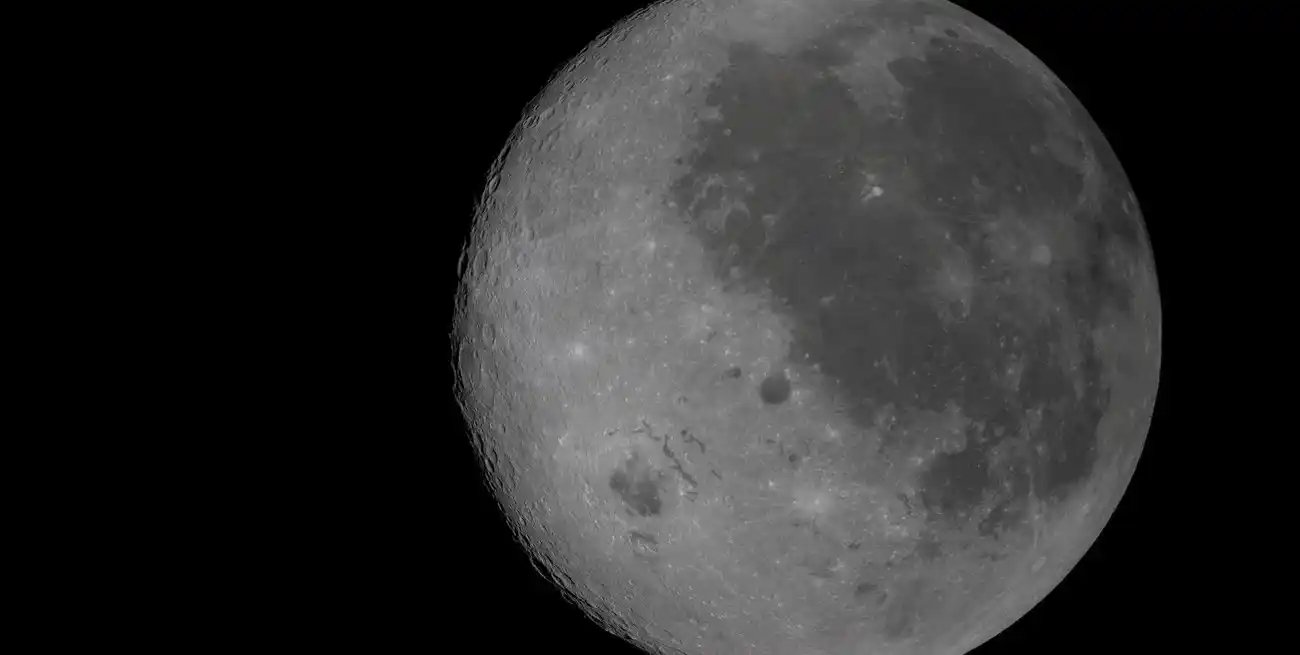 Artemis II captó nuevas imágenes de la Luna durante su sobrevuelo en órbita lunar. Foto: NASA