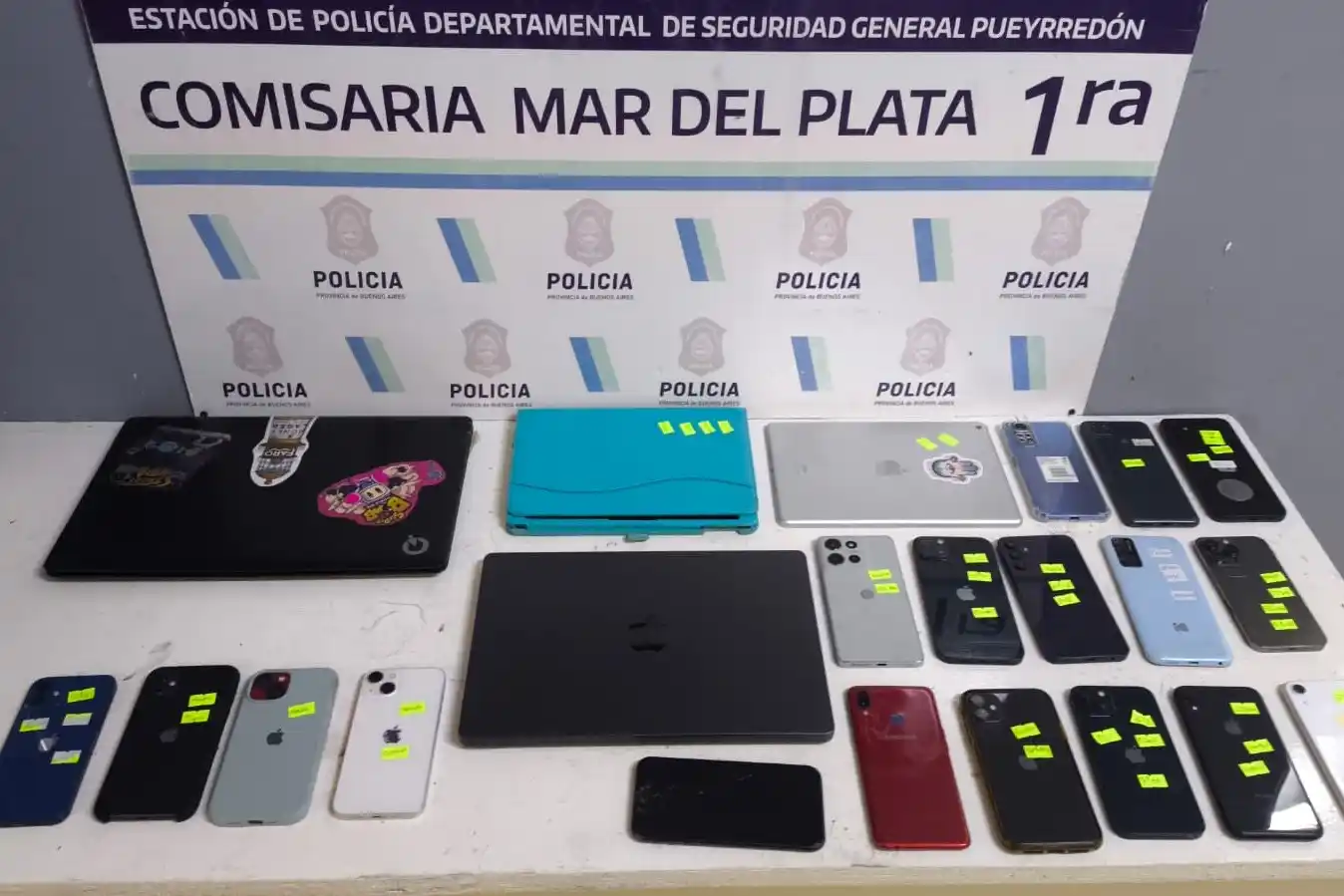 Varios elementos fueron secuestrados en el taller clandestino.