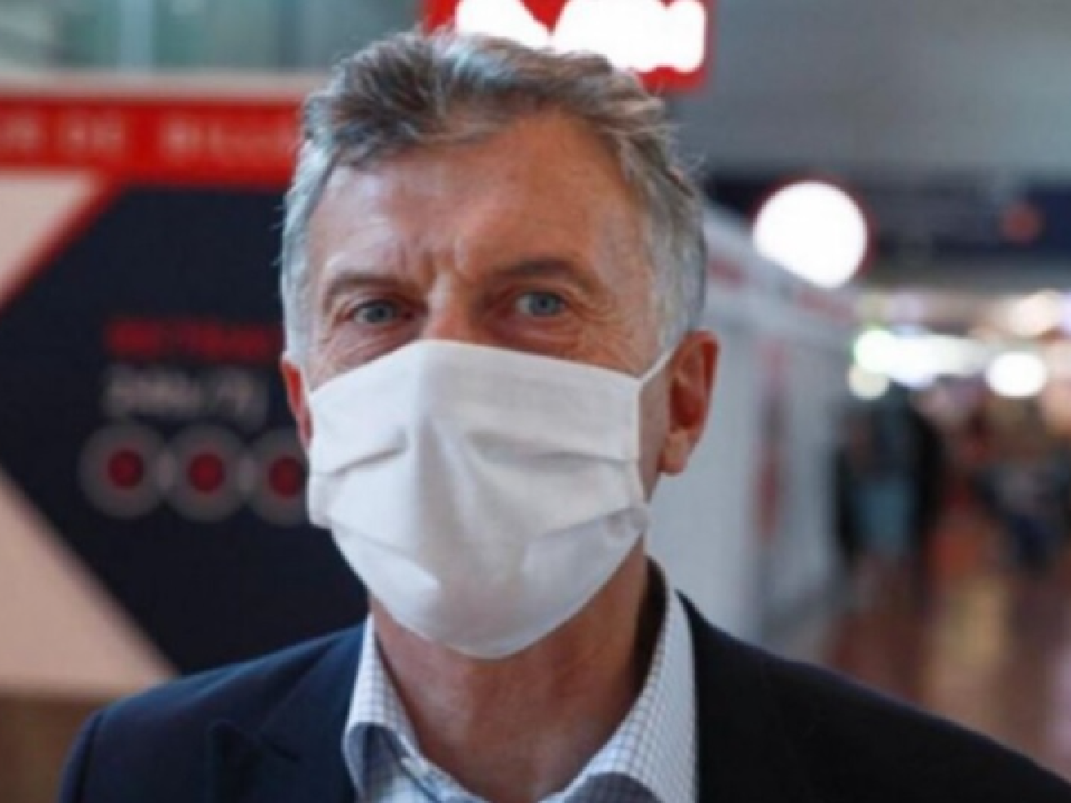 Macri quedó "varado" en Suiza luego de que le suspendieran el vuelo de regreso al país