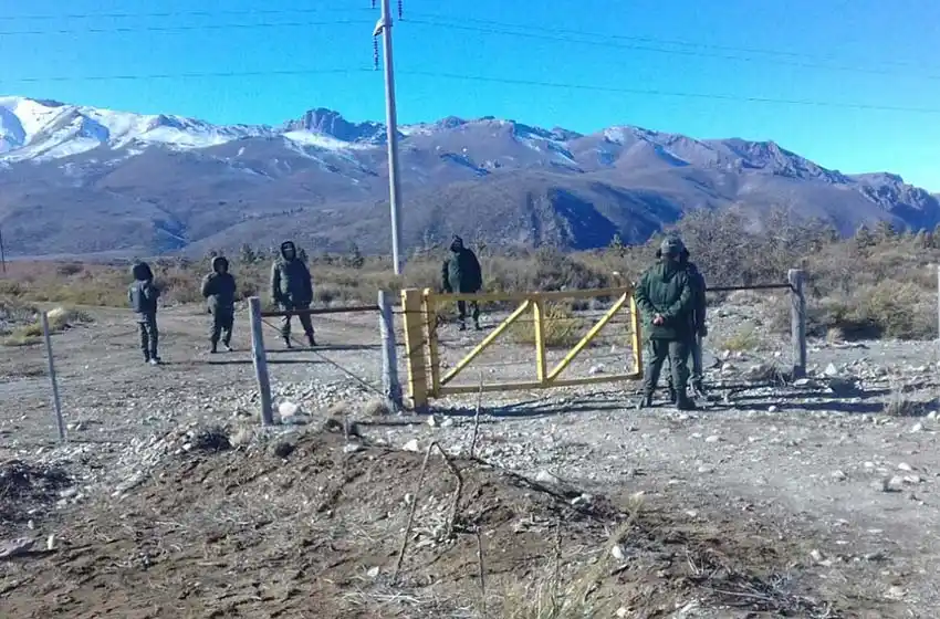 Un gendarme dijo que vio un cuerpo flotando en el río