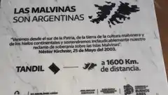 Ya juntaron dos mil firmas para suspender la placa con la frase de Kirchner que se instalaría en la Terminal
