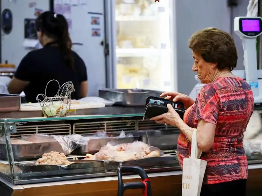 Una familia tipo necesita ingresos de al menos $1.149.353 para no ser pobre