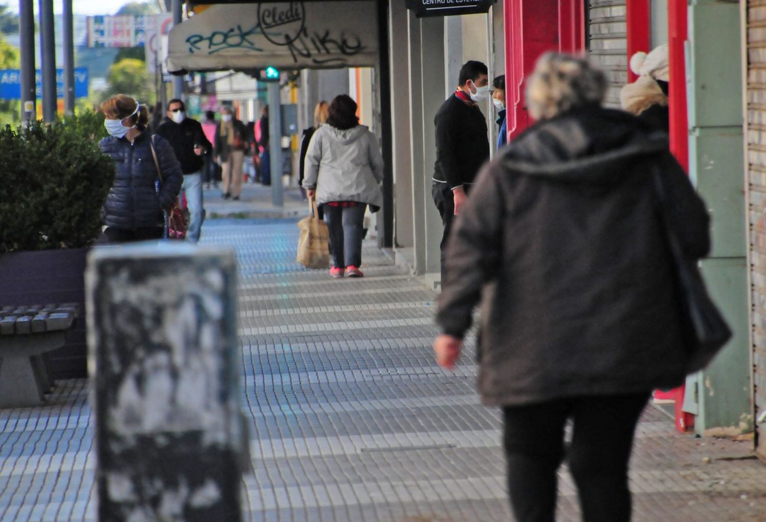 El Gobierno especificó las reglas de conducta durante el distanciamiento social