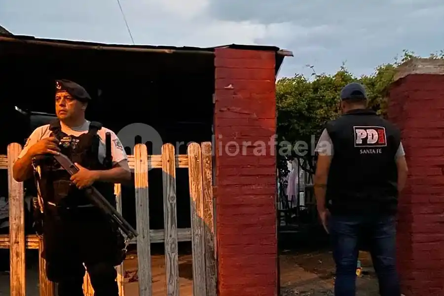 Allanamiento en Rafaela: detuvieron a un sujeto que andaba “mostrando” su escopeta a los vecinos