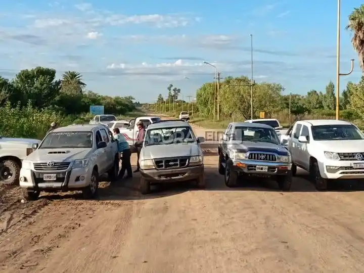 Vecinos bloquearon el acceso a Costa Uruguay Sur en reclamo por el estado de los caminos