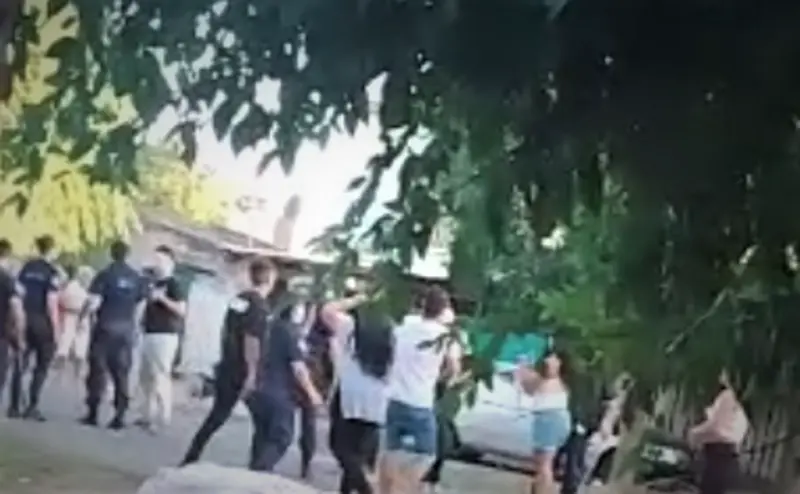 Conflicto barrial terminó con intervención policial: “Les secuestraron hasta la escoba”