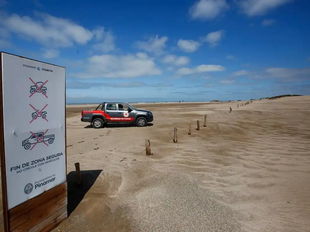 Pinamar: El periodista Rubén Oliva consideró que la medida de prohibir los vehículos en la playa "nos perjudicó mucho"