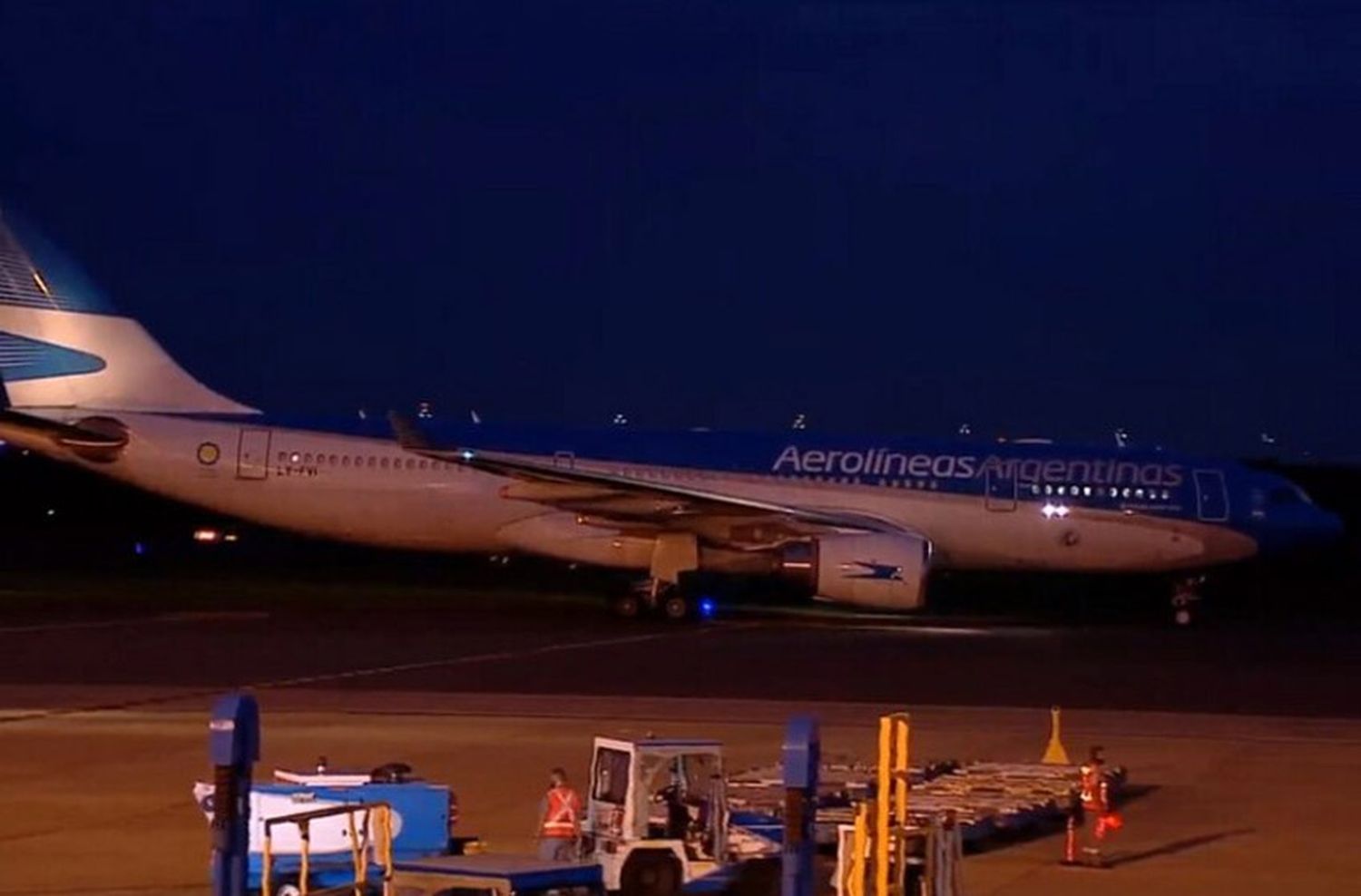 Partió el octavo vuelo de Aerolíneas a Rusia para traer más vacunas contra el coronavirus