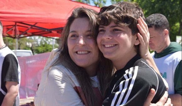 Manuela Castañeira del Nuevo MAS recorrió Avellaneda e insistió con llevar el salario mínimo a 2 millones de pesos